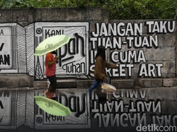 Mural Kami Lapar Tuhan Muncul di Jakpus, Dihapus tapi Bukan oleh Aparat