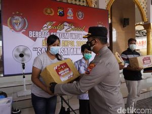 Alumni Akpol 2000 Berbagi Senyum ke Warga Bojonegoro dengan Paket Sembako