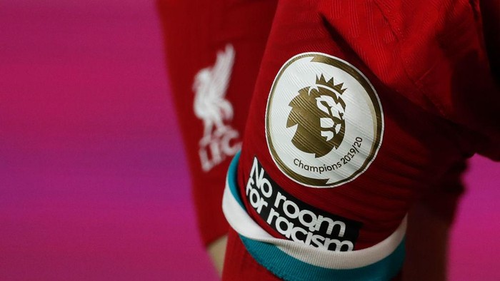 Premier League LEEDS, ENGLAND - APRIL 19: A detailed view of the Premier League logo on the sleeve of Andrew Robertson of Liverpool shirt during the Premier League match between Leeds United and Liverpool at Elland Road on April 19, 2021 in Leeds, England. Sporting stadiums around the UK remain under strict restrictions due to the Coronavirus Pandemic as Government social distancing laws prohibit fans inside venues resulting in games being played behind closed doors. (Photo by Lee Smith - Pool/Getty Images)