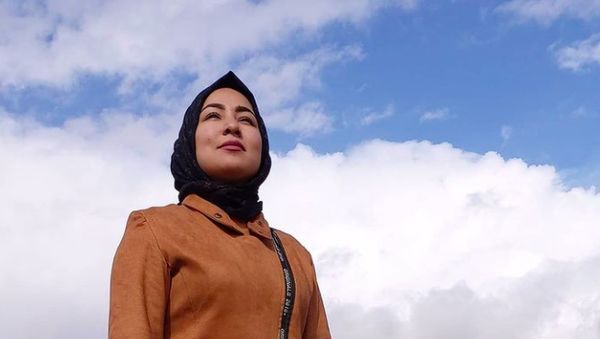 Sosok Influencer Cantik Afghanistan yang Kini Ketakutan
