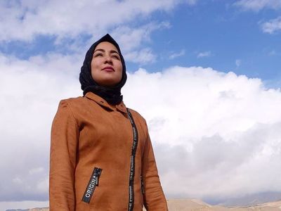 Sosok Influencer Cantik Afghanistan yang Kini Ketakutan