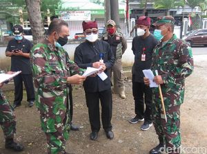 Satgas COVID-19 Banyuwangi Terus Pindahkan Warga Isoman ke Fasilitas Isoter Satgas COVID-19 Banyuwangi Terus Pindahkan Warga Isoman ke Fasilitas Isoter