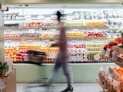 Di 5 Supermarket Kekinan Ini Bisa Berbelanja sambil Foto OOTD