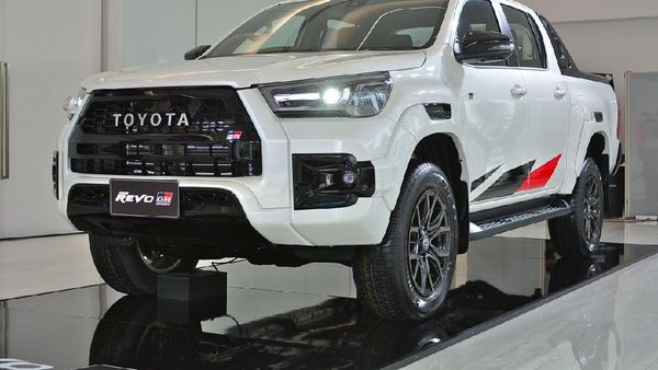 Bukan Buat ke Area Tambang, Hilux GR Sport Ini Cocoknya Buat Nongkrong di Mal