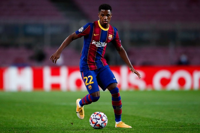 BARCELONA, SPAIN - NOVEMBER 04: Ansu Fati of FC Barcelona runs with the ball during the UEFA Champions League Group G stage match between FC Barcelona and Dynamo Kyiv at Camp Nou on November 04, 2020 in Barcelona, Spain. (Photo by Eric Alonso/Getty Images)