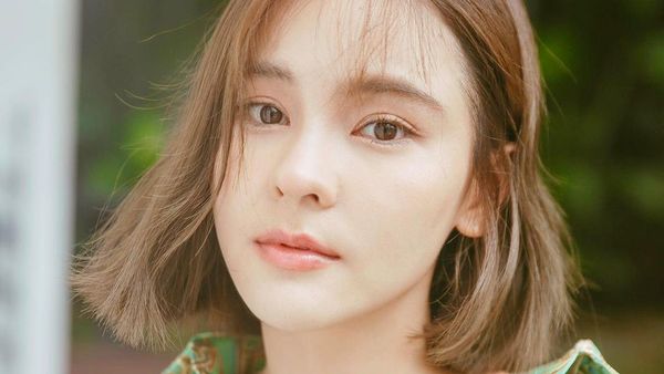 10 Potret Aom Sushar Manaying, Pemeran Yes or No yang Bakal Debut di Netflix