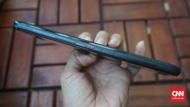 Asus ROG Phone 5 Asus ROG Phone 5. CNN Indonesia/ Eka Santhika