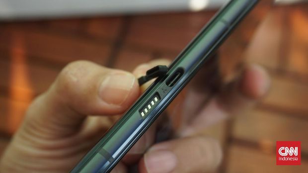 Asus ROG Phone 5 Asus ROG Phone 5. CNN Indonesia/ Eka Santhika