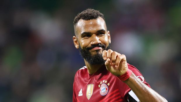 BREMEN, GERMANY - AUGUST 25: Eric Maxim Choupo-Moting of FC Bayern Muenchen celebrates after scoring their team's tenth goal during the DFB Cup first round match between Bremer SV and Bayern Munchen at Wohninvest Weserstadion on August 25, 2021 in Bremen, Germany. (Photo by Joern Pollex/Getty Images)