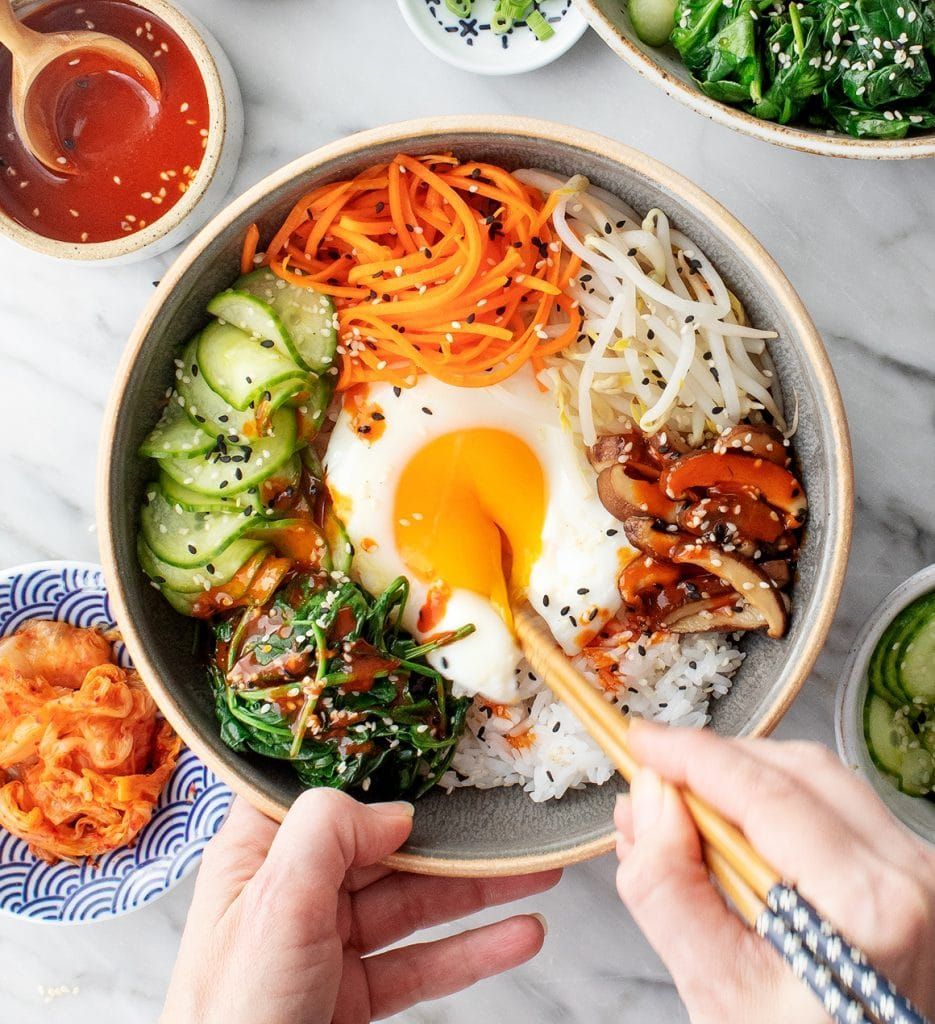 Foto: Hemat Akhir Bulan, Yuk Coba Resep Mudah dan Sehat Bibimbap ala Korea/ Pinterest.com/LoveandLemons