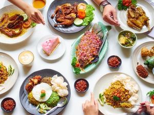7 Kudapan Khas Indonesia yang Bikin Rindu Kampung Halaman 7 Kudapan Khas Indonesia yang Bikin Rindu Kampung Halaman