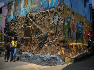 Warna-warni Kampung Mural Religi di Bandung