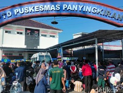 Vaksinasi di Puskesmas Majalengka Diserbu Warga hingga Terjadi Kerumunan