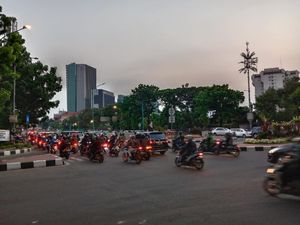 Jam Pulang Kerja, Lalin di Kawasan Ganjil Genap Rasuna Ramai Lancar
