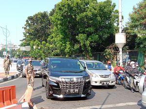 Ada Pemeriksaan Ganjil Genap, Lalin dari Mampang ke Rasuna Said Macet Ada Pemeriksaan Ganjil Genap, Lalin dari Mampang ke Rasuna Said Macet