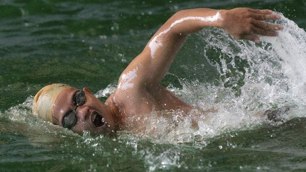 Semangat Latihan Atlet Renang Jelang Peparnas