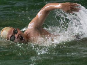Semangat Latihan Atlet Renang Jelang Peparnas Semangat Latihan Atlet Renang Jelang Peparnas