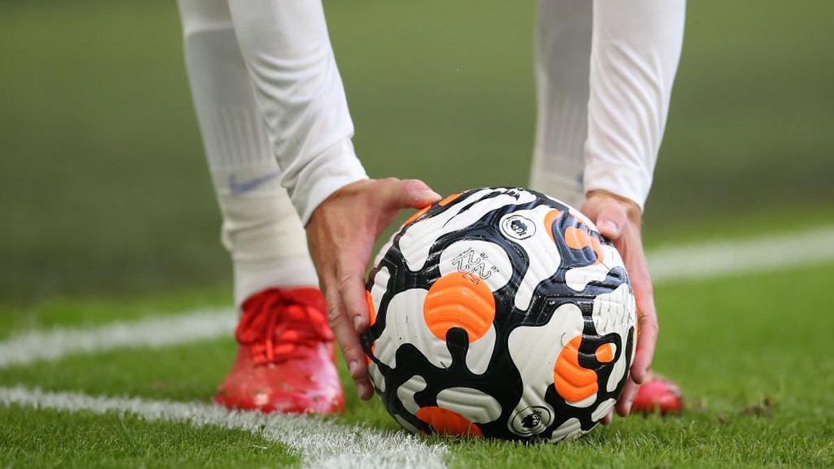 Premier League memutuskan tetap melanjutkan kompetisi di tengah ancaman virus corona yang mulai mengganas di Inggris. (Foto: Steve Bardens/Getty Images)