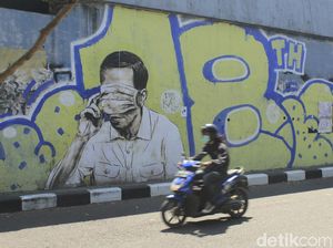 Before-After Penghapusan Mural Mirip Jokowi Tertutup Masker Before-After Penghapusan Mural Mirip Jokowi Tertutup Masker