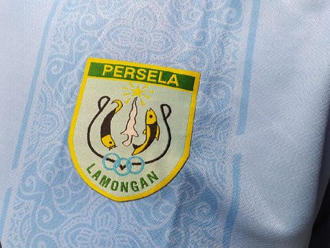Jersey baru Persela Lamongan ada motif batiknya.