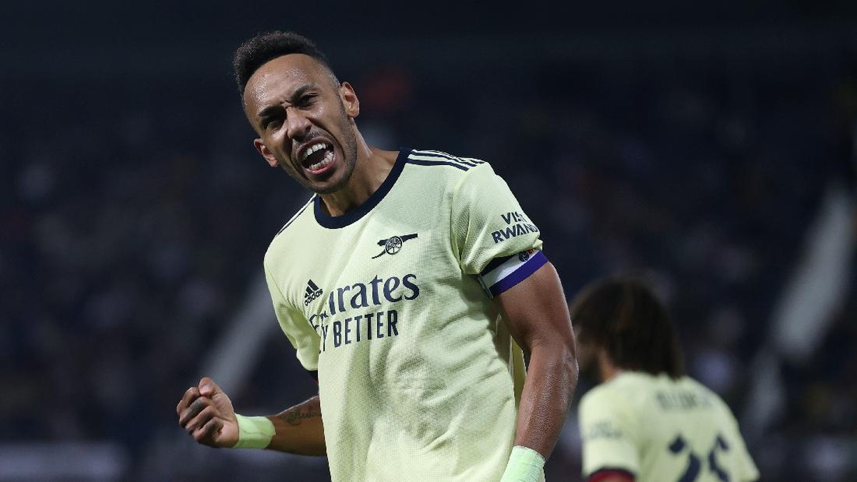Arsenal didesak untuk mencabut ban kapten Pierre-Emerick Aubameyang (Foto: Getty Images/Catherine Ivill)