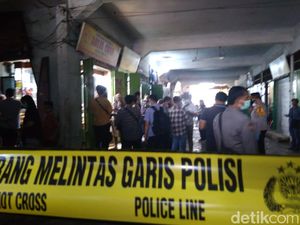 1 Orang Luka, Begini Mencekamnya Perampokan Toko Emas di Medan 1 Orang Luka, Begini Mencekamnya Perampokan Toko Emas di Medan