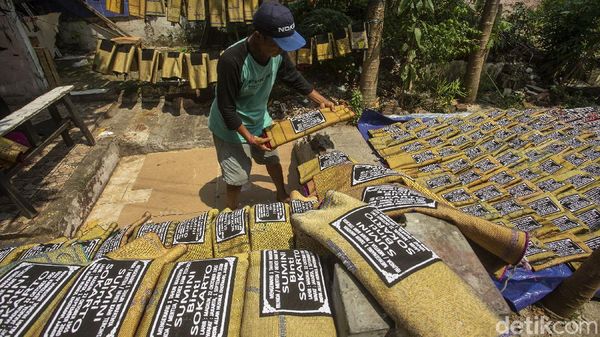 Masih PPKM Usaha Sablon Ini Tetap Bertahan