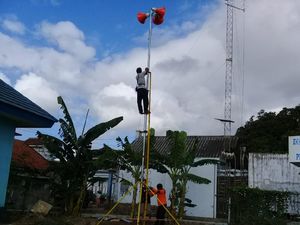 Uji Sirene Peringatan Tsunami di Pesisir Banyuwangi, 2 EWS Berfungsi 6 Lainnya Rusak Uji Sirene Peringatan Tsunami di Pesisir Banyuwangi, 2 EWS Berfungsi 6 Lainnya Rusak