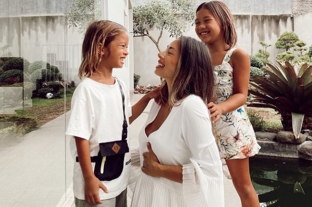 Tidak berteriak di depan anak-anak | Foto : Instagram/Jenniferbachdim Tidak berteriak di depan anak-anak | Foto : Instagram/Jenniferbachdim