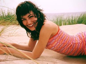 Potret Keseksian Ursula Corbero, Pemeran Tokyo di Money Heist