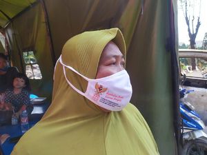 Cerita Wartini Selamatkan Anak Saat Api Mengepung Lapak Pemulung di Tangsel