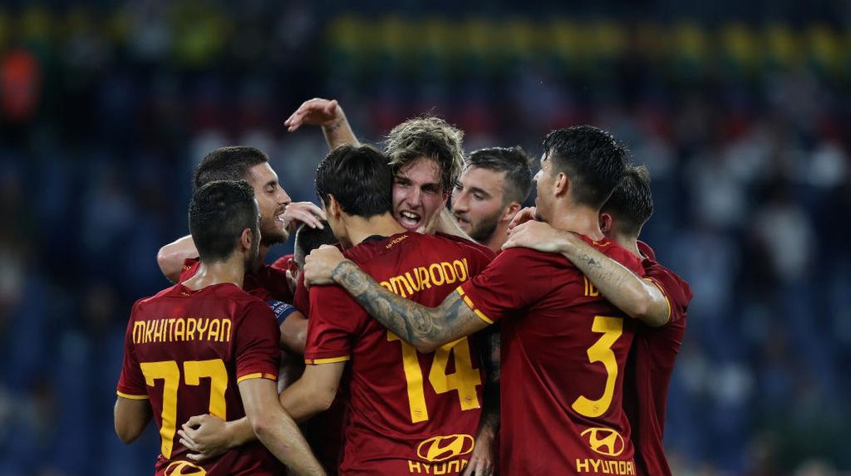 AS Roma lolos ke fase grup Europa Conference League usai menang 3-0 atas Trabzonspor di leg kedua play-off (Foto: Getty Images/Paolo Bruno)