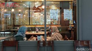 Bekasi PPKM Level 3, Kini Restoran Layani Makan di Tempat