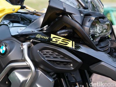 Gagahnya BMW R 1250 GS Adventure 40th Anniversary yang Cuma Ada 3 Unit di RI