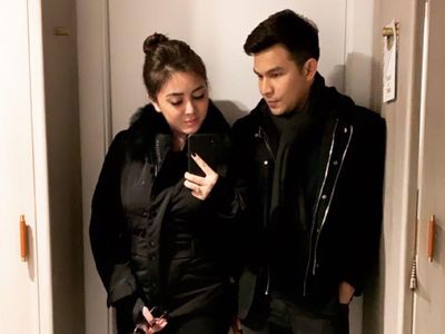 10 Foto Kemesraan Jonathan Frizzy dan Istri Sebelum Dilaporkan Kasus KDRT