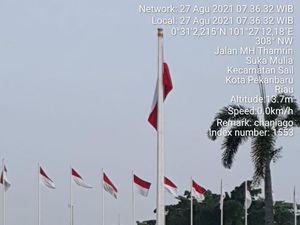 Viral Bendera Merah Putih di Rumah Dinas Gubernur Riau Dipasang Terbalik Viral Bendera Merah Putih di Rumah Dinas Gubernur Riau Dipasang Terbalik