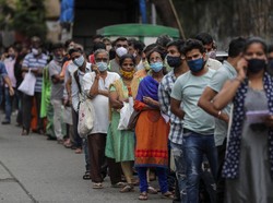 Belajar dari Lonjakan COVID di India, Masyarakat Diminta Tak Lengah