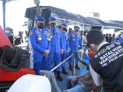 Kabaharkam Cek Vaksinasi Terapung 400 Warga Terisolir-Lokasi Isoter di NTB