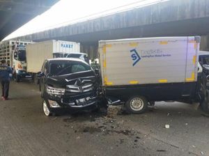 Bruukk! 4 Kendaraan Tabrakan Beruntun di DI Panjaitan Jaktim