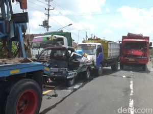 Ngeri! 4 Kendaraan Kecelakaan Karambol di Selatan Polres Klaten