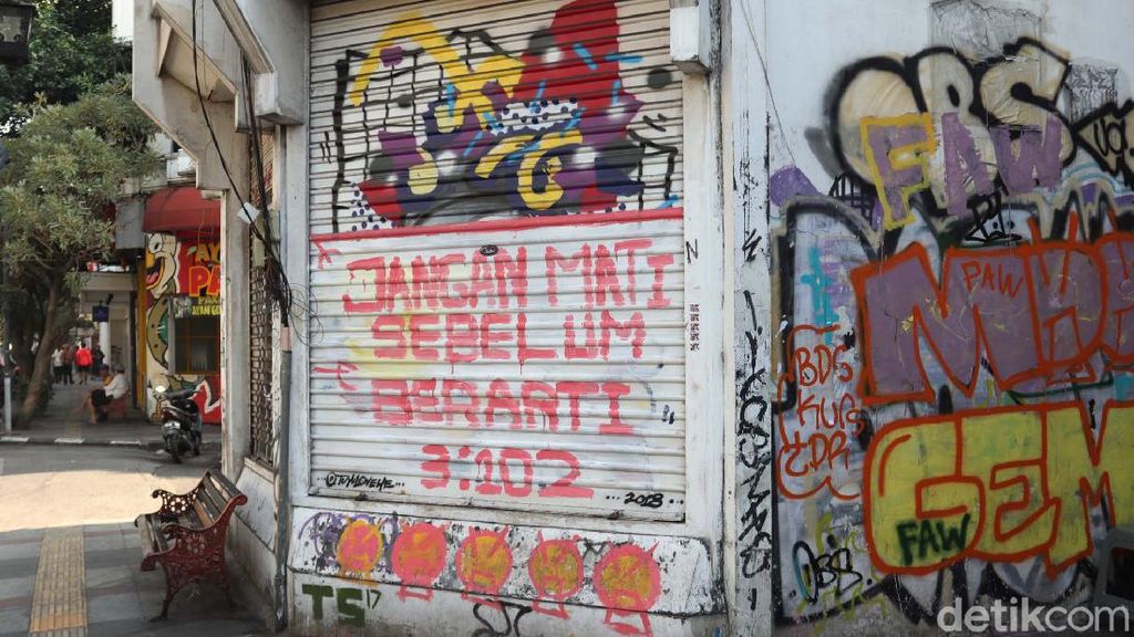 Mural Bernada Kritikan Kembali Ditemukan di Bandung Mural Bernada Kritikan Kembali Ditemukan di Bandung