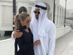 Most Pop Sepekan: Potret Model Dilamar Miliuner Playboy dengan Cincin Rp 28 M