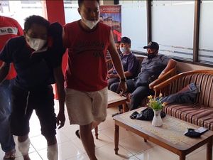 Pembunuh Karyawan Warung Sate di Mojokerto Diringkus, Kedua Kakinya Ditembak