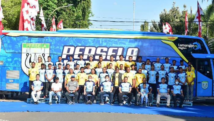 Launching tim dan bus Persela Lamongan untuk Liga 1 2021, Jumat (27/8).