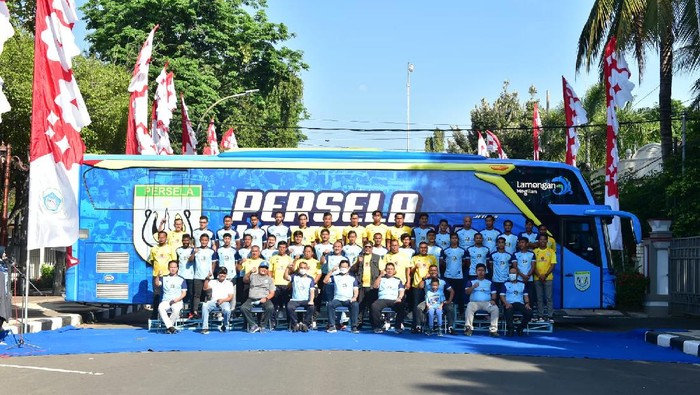 Launching tim dan bus Persela Lamongan untuk Liga 1 2021, Jumat (27/8).