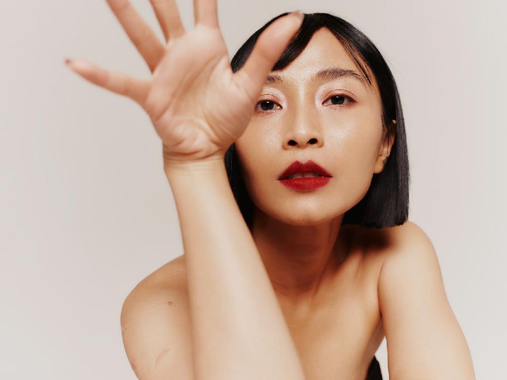 Rinni Wulandari Akhirnya Lepas Skins yang Tertunda Satu Tahun Rinni Wulandari Akhirnya Lepas Skins yang Tertunda Satu Tahun