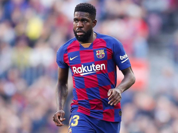 BARCELONA, SPAIN - FEBRUARY 15: Samuel Umtiti of FC Barcelona looks on during the Liga match between FC Barcelona and Getafe CF at Camp Nou on February 15, 2020 in Barcelona, Spain. (Photo by Eric Alonso/Getty Images)