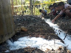 Ada Dua Dugaan Penyebab Sumur Bor di Bojonegoro Semburkan Air 15 Meter