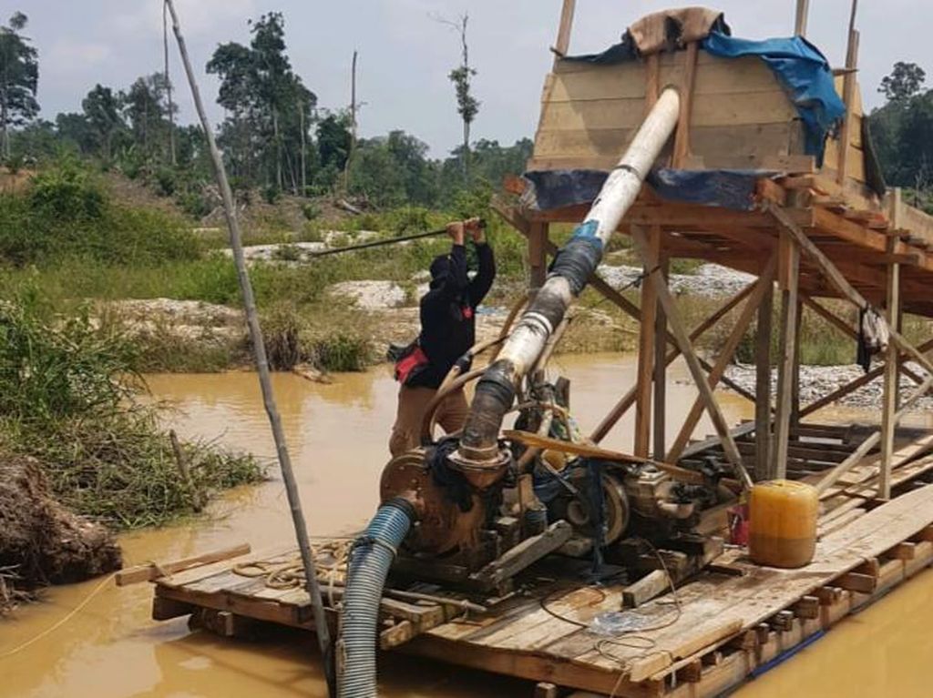 Polisi Musnahkan Alat Tambang Emas Ilegal di Riau, Penambang Kabur