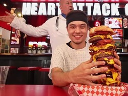 Berani Coba? Ini Tantangan Makan Burger Seberat 3 Kg dalam 4 Menit